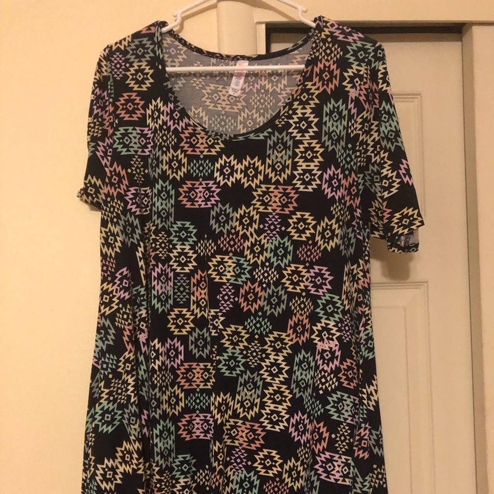 LulaRoe Perfect T size medium. NWOT